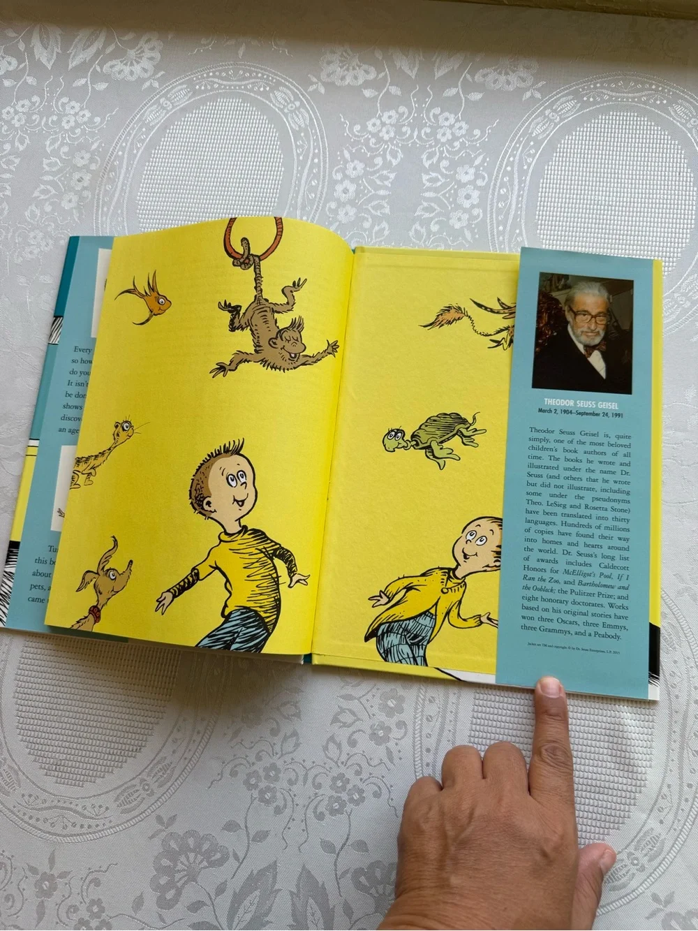 Dr. Seuss 2015 What Pet Should I Get? - Blue & Yellow Hard Cover Book